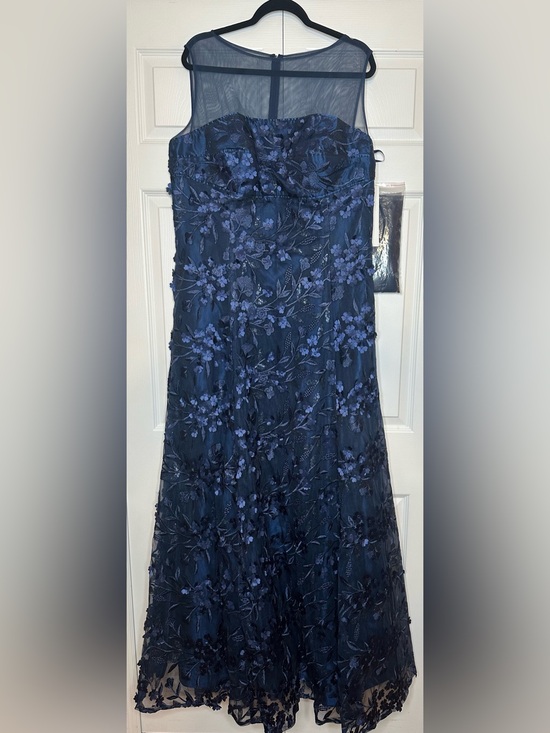 Dresses & Skirts - Sleeveless Navy Floral Lace Evening Dress NWT Size 18 M124X